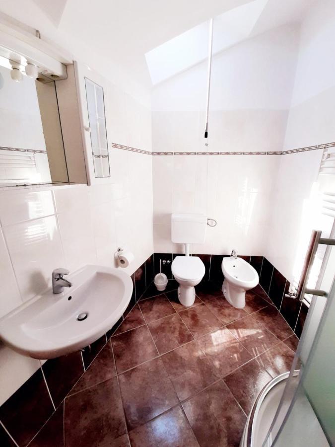 Apartments Izabela Muzic-Fornaric ツレス エクステリア 写真