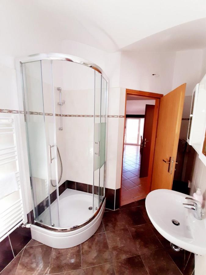 Apartments Izabela Muzic-Fornaric ツレス エクステリア 写真