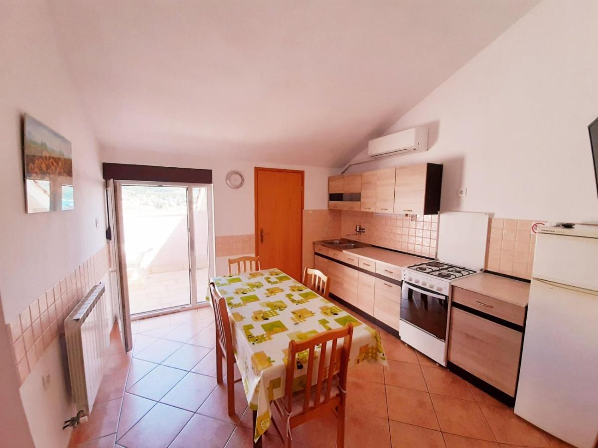 Apartments Izabela Muzic-Fornaric ツレス エクステリア 写真