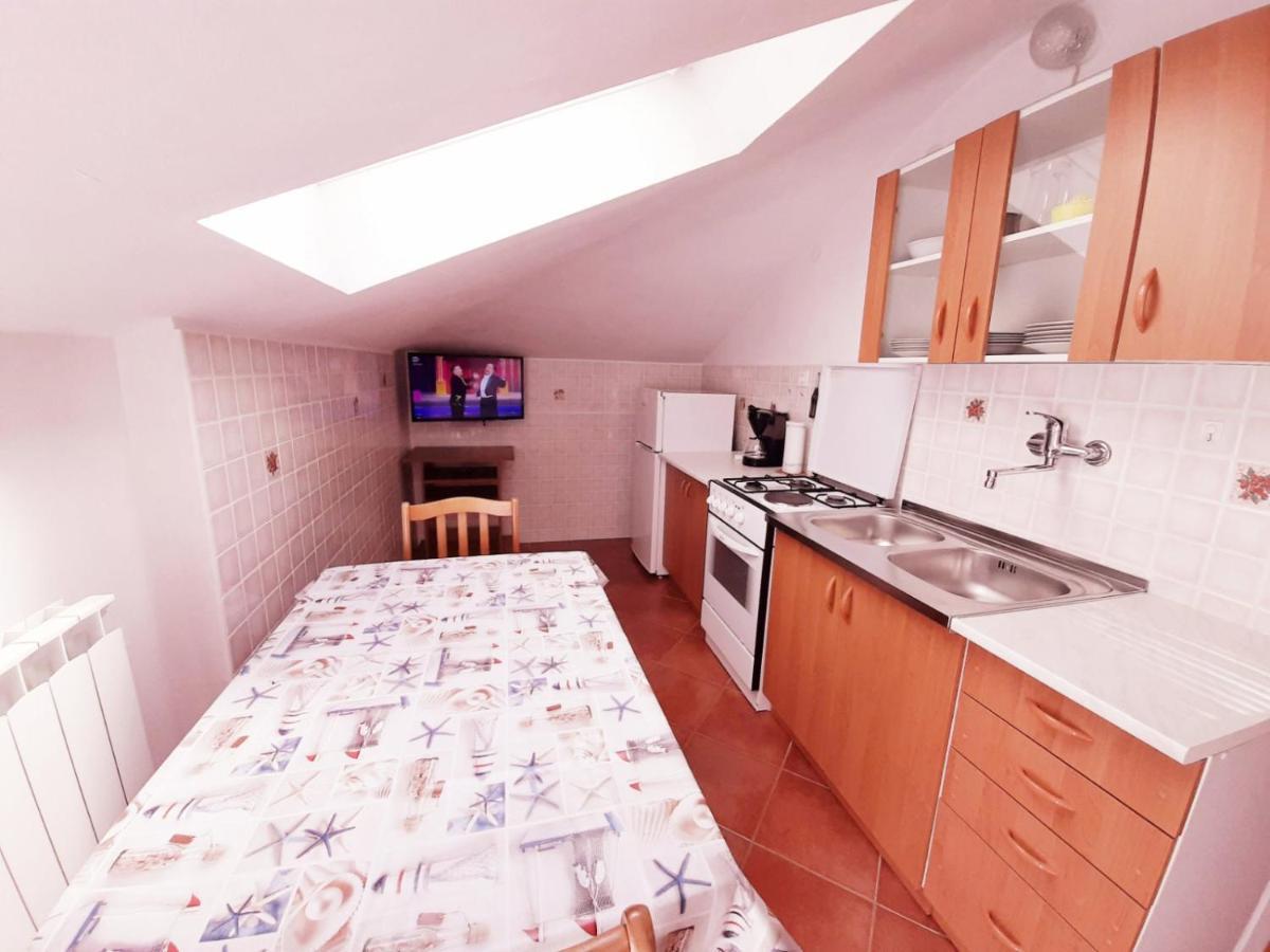 Apartments Izabela Muzic-Fornaric ツレス エクステリア 写真