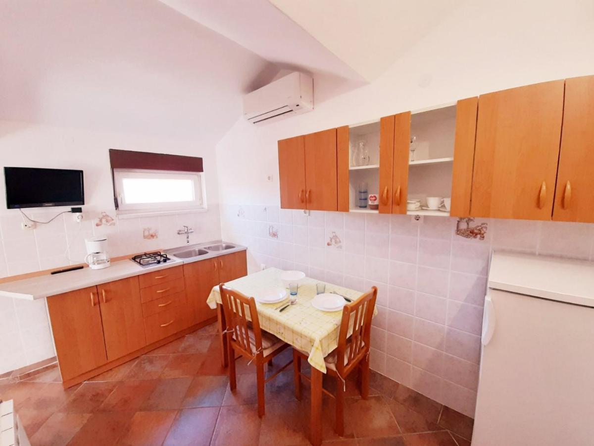 Apartments Izabela Muzic-Fornaric ツレス エクステリア 写真