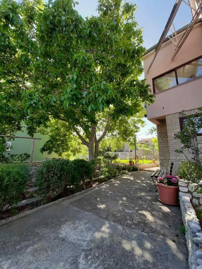 Apartments Izabela Muzic-Fornaric ツレス エクステリア 写真