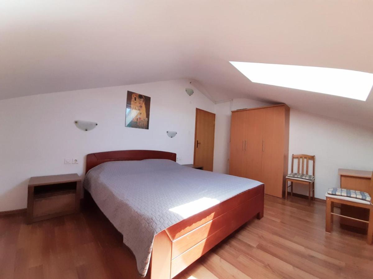 Apartments Izabela Muzic-Fornaric ツレス エクステリア 写真