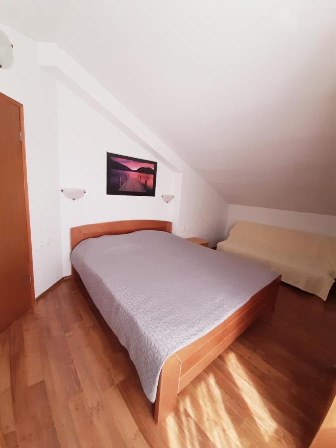 Apartments Izabela Muzic-Fornaric ツレス エクステリア 写真