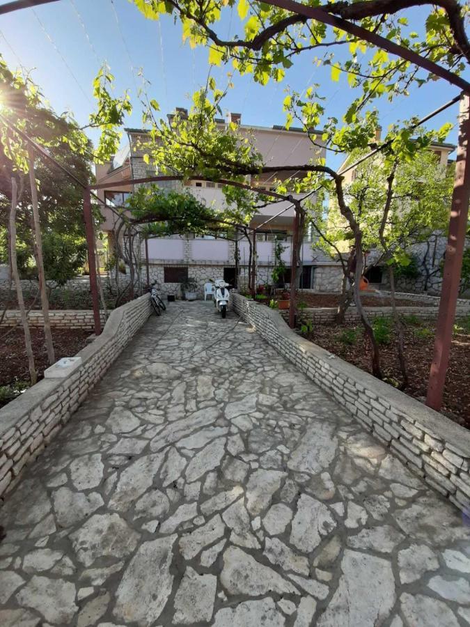 Apartments Izabela Muzic-Fornaric ツレス エクステリア 写真