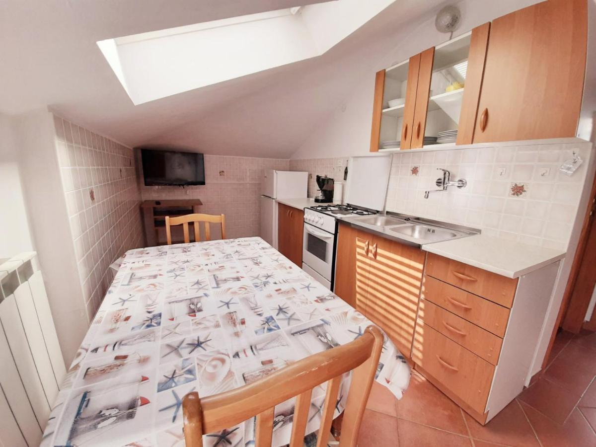 Apartments Izabela Muzic-Fornaric ツレス エクステリア 写真